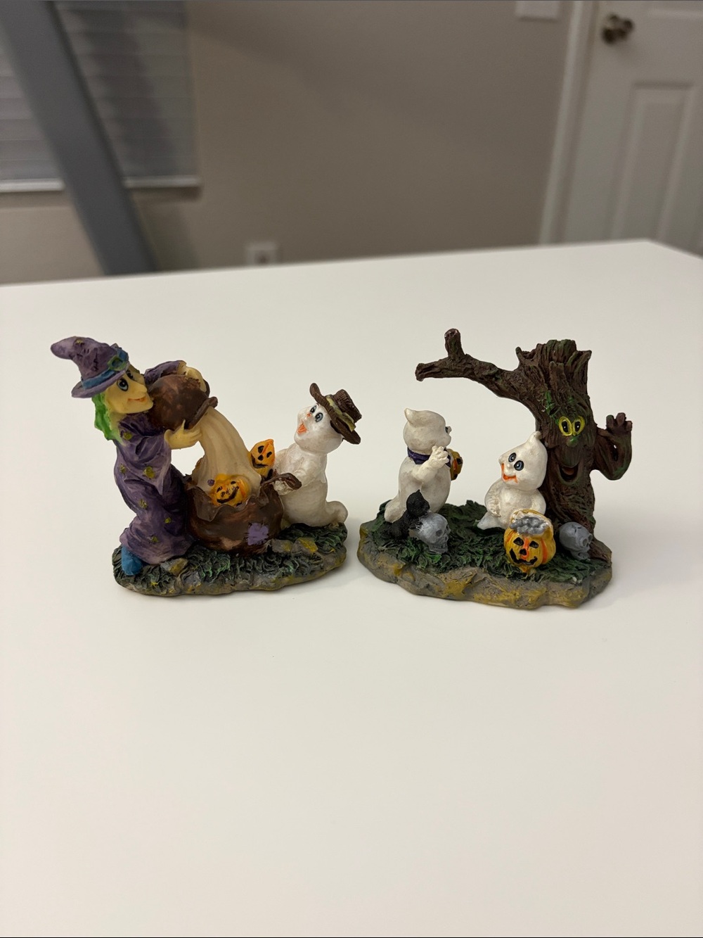 Vtg Halloween Village Ceramic Witch, Cauldron, Ghost, Tree Figurine Set 3”